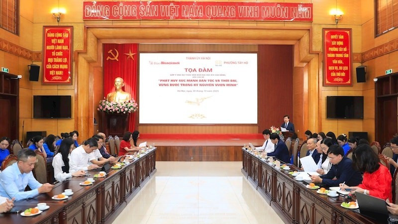 Quang cảnh buổi tọa đàm.