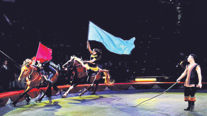 Xiếc ngựa là “đặc sản” nghệ thuật được đông đảo khán giả yêu thích dịp năm mới Bính Ngọ. (Ảnh: LIÊN ĐOÀN XIẾC VIỆT NAM)