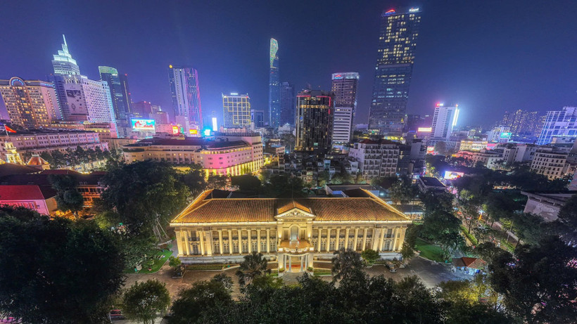 Thành phố Hồ Chí Minh đầu tư 50 tỷ đồng thắp đèn đón khách du lịch mùa cuối năm 