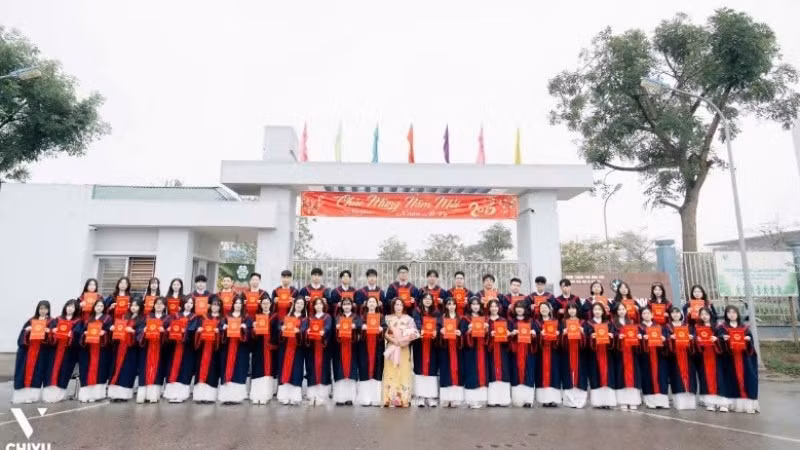 Hơn 90% học sinh lớp 9A2, Trường trung học cơ sở Vĩnh Yên thi đỗ vào Trường trung học phổ thông chuyên Vĩnh Phúc. 