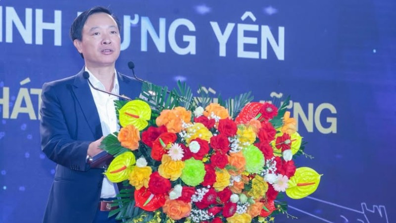 Thiếu tướng Nguyễn Ngọc Cương, Phó Chủ tịch Hiệp hội Dữ liệu Quốc gia (NDA) phát biểu tại Diễn đàn Khoa học Công nghệ “Đổi mới sáng tạo và Chuyển đổi số tỉnh Hưng Yên 2025”.