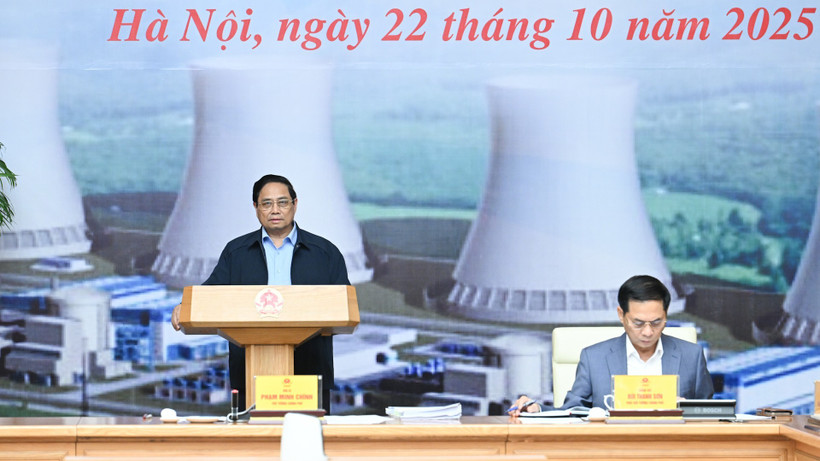 Thủ tướng Phạm Minh Chính, Trưởng Ban Chỉ đạo xây dựng nhà máy điện hạt nhân chủ trì phiên họp lần thứ ba của Ban Chỉ đạo.