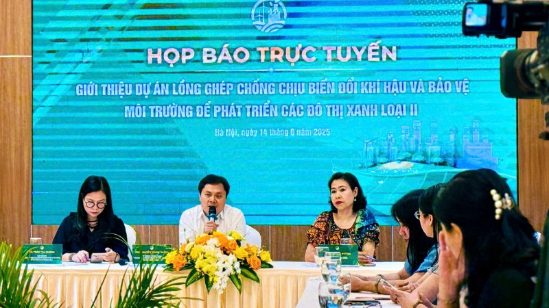 Quang cảnh buổi họp báo.