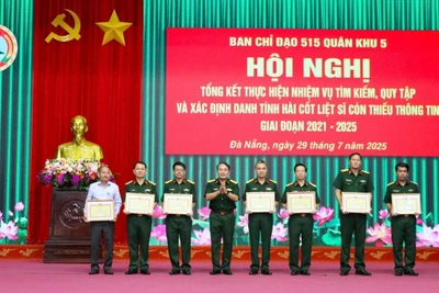 Quân khu 5 đã trao tặng Bằng khen của Bộ Quốc Phòng cho 5 tập thể và 7 cá nhân vì đã có thành tích xuất sắc trong thực hiện nhiệm vụ tìm kiếm, quy tập và xác định danh tính hài cốt liệt sĩ còn thiếu thông tin giai đoạn 2021-2025.