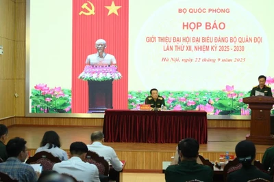 Quang cảnh họp báo.