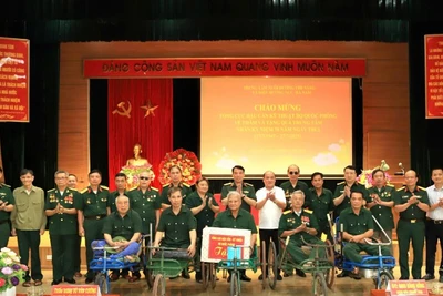 Đoàn công tác Tổng cục Hậu cần-Kỹ thuật thăm, tặng quà tri ân thương bệnh binh nhân Kỷ niệm 78 năm Ngày Thương binh-liệt sĩ.