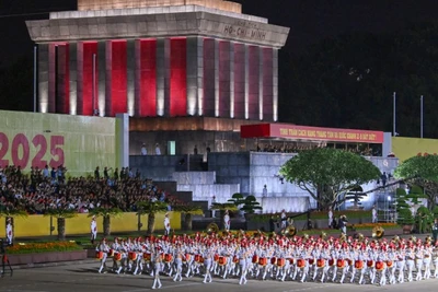 Khối nữ Quân nhạc.