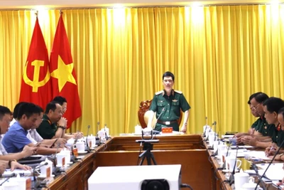 Thiếu tướng Hà Như Lợi, Phó Chủ nhiệm Tổng cục Hậu cần-Kỹ thuật, Phó Trưởng ban Chỉ đạo chính sách và nhà ở xã hội Bộ Quốc phòng phát biểu trong buổi làm việc.