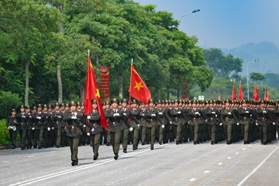 Lực lượng Công an nhân dân tập luyện diễu binh, diễu hành Kỷ niệm 80 năm Cách mạng Tháng Tám và Quốc khánh 2/9. (Ảnh: THẾ ĐẠI)