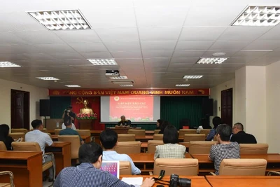 Toàn cảnh buổi gặp mặt báo chí.