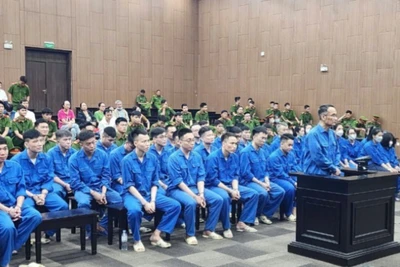 Các bị cáo tại phiên tòa.