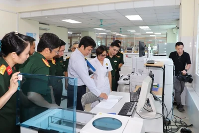 Hội đồng chuyên môn đã khảo sát, kiểm tra thực tế triển khai bệnh án điện tử tại Bệnh viện Quân y 354.