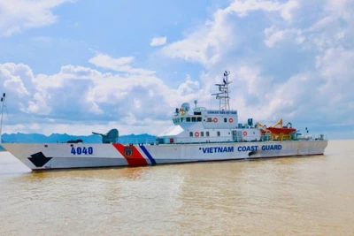 Tàu CSB 4040 chạy thử nghiệm đường dài trên biển.