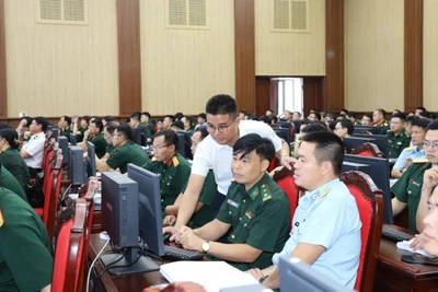 Hướng dẫn các học viên thực hành sử dụng phần mềm.