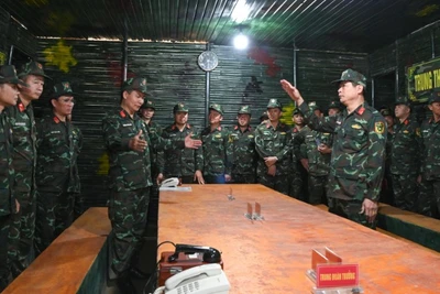 Các đơn vị tham quan hệ thống công sự.