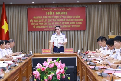 Thiếu tướng Vũ Trung Kiên, Phó Tư lệnh Pháp luật Cảnh sát biển Việt Nam chủ trì hội nghị.