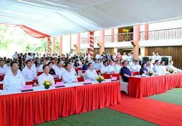 Các đại biểu dự Lễ khánh thành Nhà tưởng niệm Chủ tịch Tôn Đức Thắng tại xã Tân Trào, tỉnh Tuyên Quang. (Ảnh: Duy Linh)