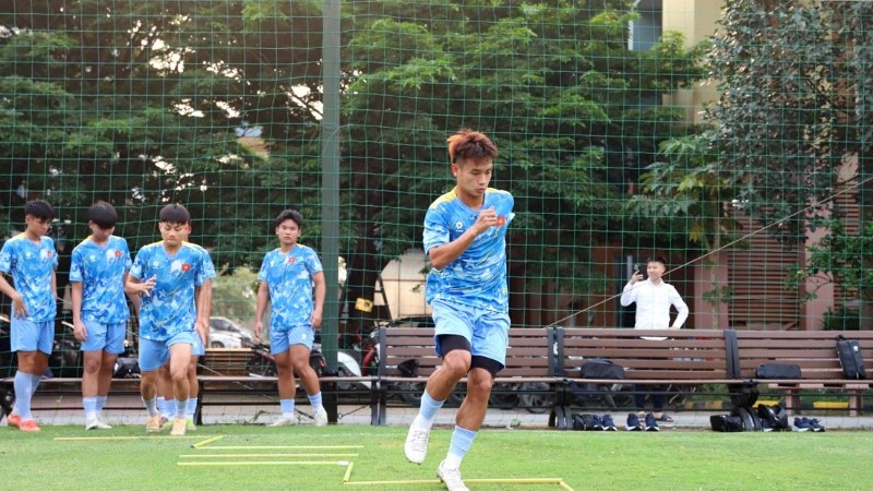 U17 Việt Nam tập luyện căng thẳng, sẵn sàng cho giải vô địch Đông Nam Á 2026