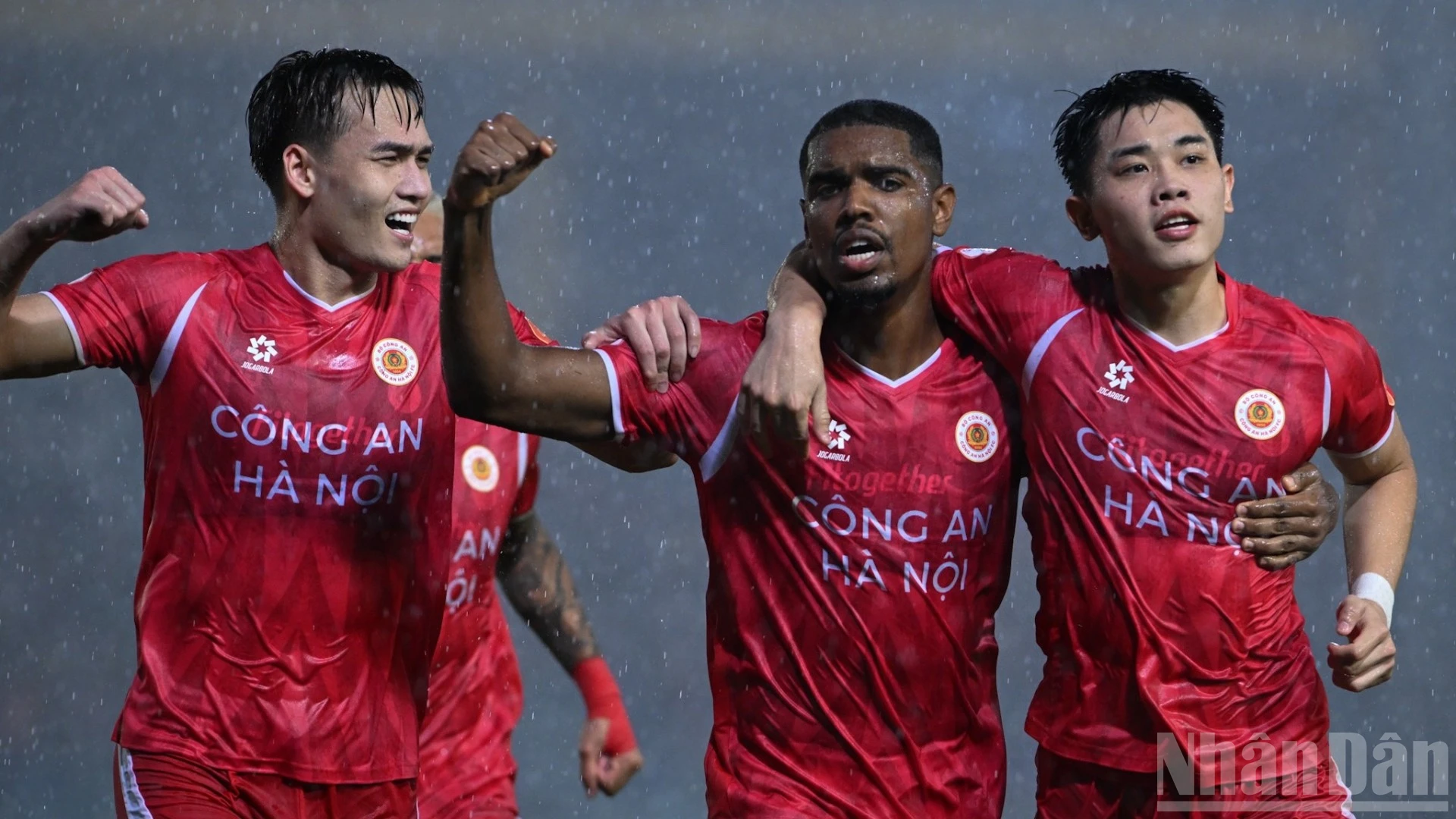 Công an Hà Nội vô địch V-League 2025/2026 sớm 3 vòng sau chiến thắng 2-0 trước Thanh Hóa