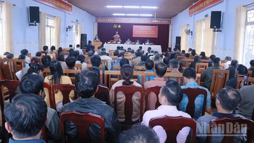 Quang cảnh buổi tiếp xúc cử tri xã Lạc Dương, tỉnh Lâm Đồng. 