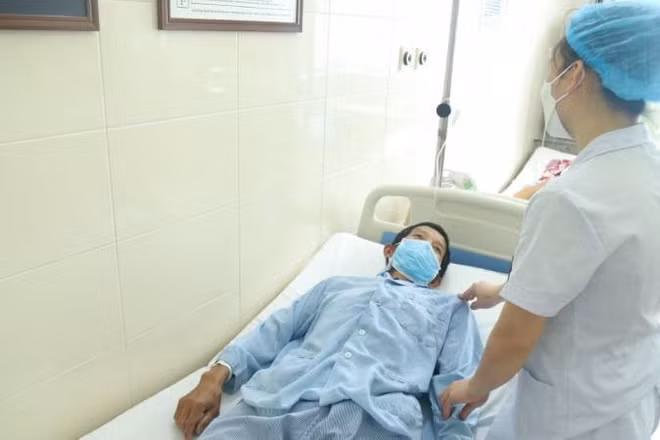 Sở Y tế thành phố cho biết, sức khỏe các công nhân đã ổn định. (Ảnh minh họa)