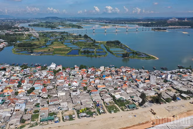 Sau khi sắp xếp, Quảng Ngãi còn 1.161 thôn, tổ dân phố, giảm 549 thôn, tổ dân phố. 