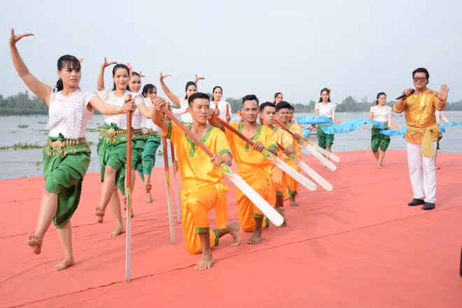 Tiết mục văn nghệ của đồng bào Khmer ở tỉnh An Giang.