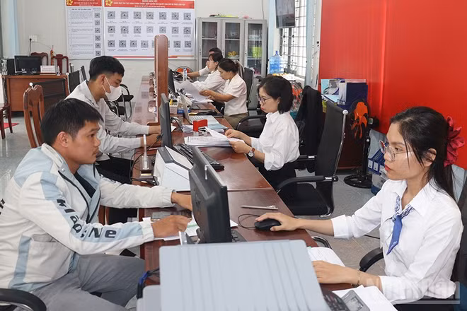 Tỉnh ủy Quảng Ngãi yêu cầu kịp thời phát hiện, chấn chỉnh và xử lý nghiêm các trường hợp thiếu trách nhiệm trong thực thi công vụ, gây khó khăn cho người dân và doanh nghiệp.