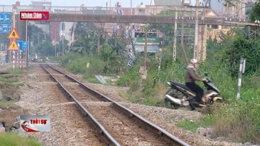 Xóa toàn bộ lối đi tự mở qua đường sắt trong năm 2025