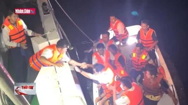 Tàu kiểm ngư 467 đang trên đường đón 80 ngư dân gặp nạn đưa vào bờ