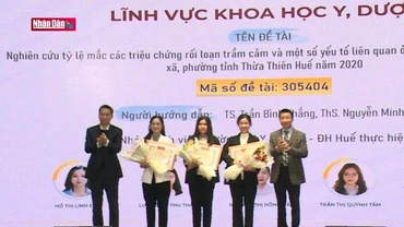 Trao giải thưởng khoa học và công nghệ dành cho sinh viên