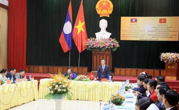 Đồng chí Ngô Văn Tuấn, Ủy viên Trung ương Đảng, Bí thư Tỉnh ủy Hòa Bình phát biểu tại buổi làm việc.