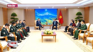 Thủ tướng Phạm Minh Chính tiếp Bộ trưởng Quốc phòng Mông Cổ
