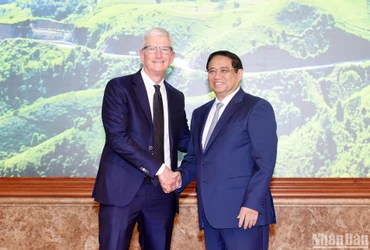 Thủ tướng Phạm Minh Chính đón Giám đốc điều hành Tập đoàn Apple Tim Cook. 