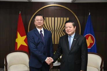 Phó Trưởng ban đối ngoại Trung ương Trương Quang Hoài Nam gặp Tổng thư ký ASEAN Kao Kim Hourn. (Nguồn: Asean.org)