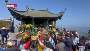 Trên 800.000 lượt du khách đến Quảng Ninh dịp tết Nguyên đán 2024