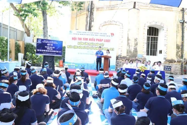Cán bộ, công nhân viên Tổng Công ty cấp nước Sài Gòn sôi nổi tham gia Cuộc thi tìm hiểu pháp luật hưởng ứng Ngày Pháp luật nước Cộng hòa Xã hội chủ nghĩa Việt Nam.
