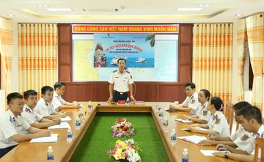 Đại tá Lê Văn Tú - Phó Chính ủy Bộ Tư lệnh Vùng, Trưởng Ban tổ chức cuộc thi phát biểu tại lễ phát động cuộc thi.
