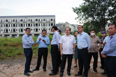 Đoàn đại biểu Quốc hội tỉnh Đồng Nai tiến hành khảo sát hiện trạng dự án Khu dân cư Bình Đa vào ngày 16/8.