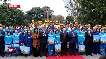 Chủ tịch Quốc hội thăm, chúc Tết Đảng bộ và nhân dân Thủ đô Hà Nội