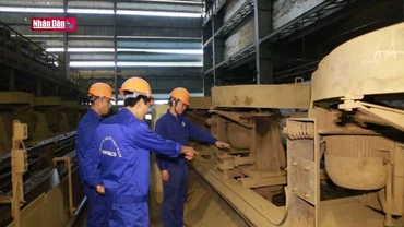 Nhiều nhà máy làm việc xuyên Tết tại Lào Cai