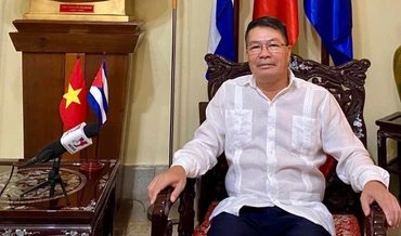 Ông Lê Thanh Tùng - Đại sứ đặc mệnh toàn quyền nước Cộng hòa xã hội chủ nghĩa Việt Nam tại Cuba trả lời phỏng vấn.