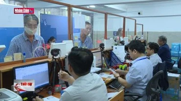 Người dân TP Hồ Chí Minh đổ xô đi đổi giấy phép lái xe