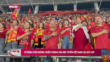 Cổ động viên mừng chiến thắng của Đội tuyển Việt Nam tại AFF Cup