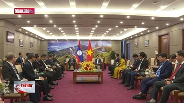 Phó Chủ tịch Quốc hội CHDCND Lào thăm và làm việc tại Đà Nẵng