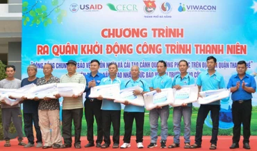 Tặng túi thân thiện bảo vệ môi trường.