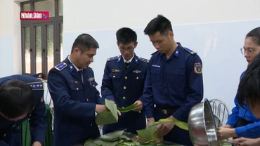 Đón Tết trên tàu Cảnh sát Biển Việt Nam