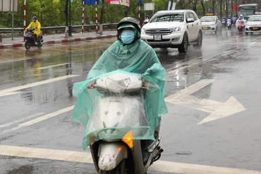 Khu vực Hà Nội chiều tối và đêm có mưa rào và rải rác có dông, cục bộ có mưa to đến rất to. (Ảnh minh họa)