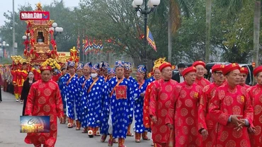 Rước kiệu Ngọc Lộ - Nghi thức mở đầu Lễ hội Khai ấn Đền Trần