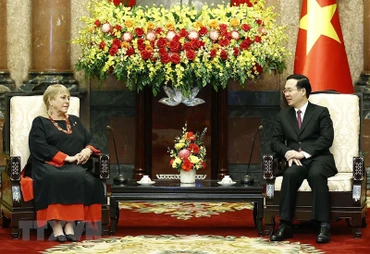 Chủ tịch nước Võ Văn Thưởng tiếp cựu Tổng thống Chile Michelle Bachelet. (Ảnh: Thống Nhất/TTXVN)